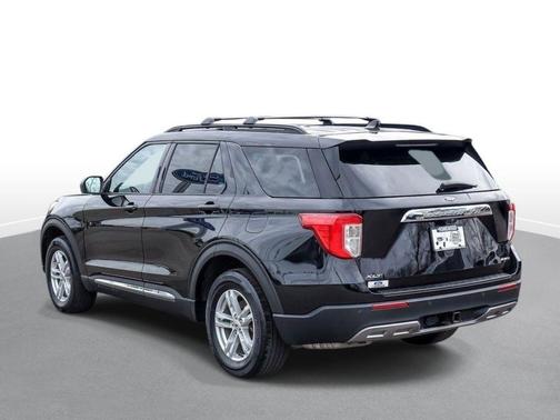 AGATE BLACK METALLIC 2022 Ford Explorer XLT
