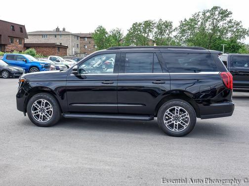AGATE BLACK METALLIC 2025 Ford Expedition Active