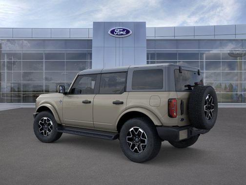 Desert Sand 2026 Ford Bronco Outer Banks