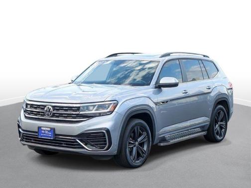 Silver Metallic 2021 Volkswagen Atlas 3.6L SE w/Technology