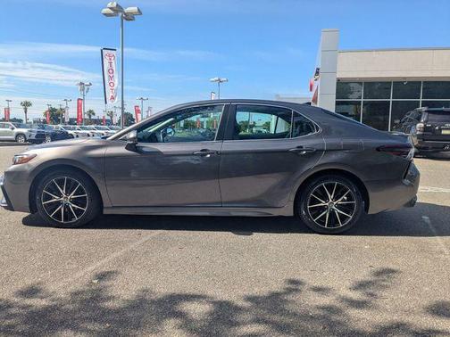 Predawn Gray Mica 2022 Toyota Camry SE