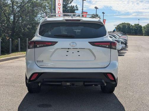 Wind Chill Pearl 2025 Toyota Highlander XLE