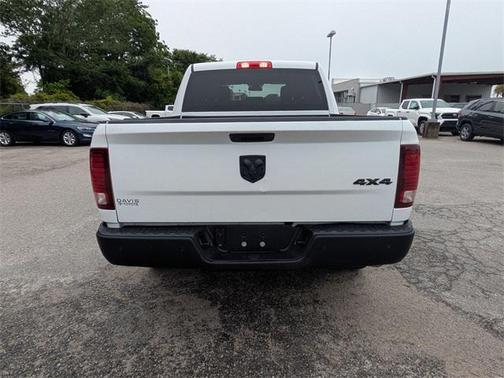 2024 RAM 1500 Classic Warlock Crew Cab 4x4 5'7' Box