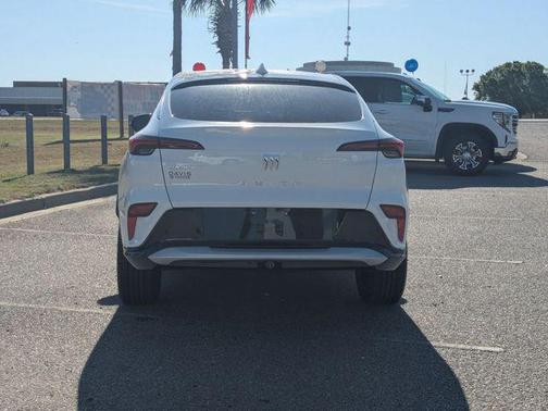 Summit White 2025 Buick Envista Sport Touring FWD