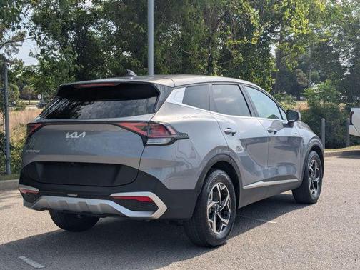 Everlasting Silver 2025 Kia Sportage LX