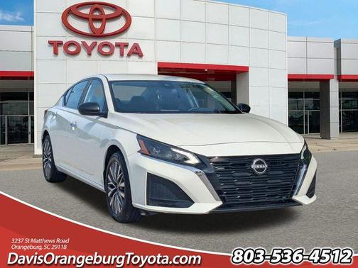 Glacier White 2025 Nissan Altima 2.5 SV