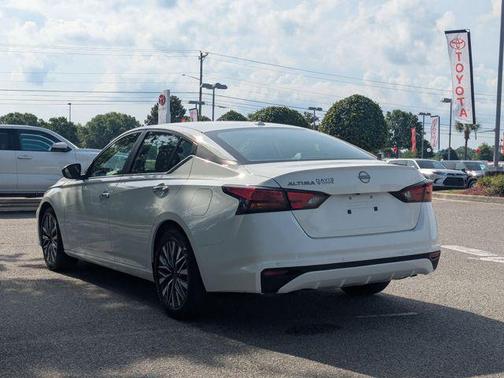Glacier White 2025 Nissan Altima 2.5 SV