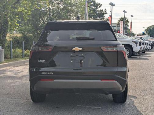 Mosaic Black Metallic 2025 Chevrolet Equinox 1LT