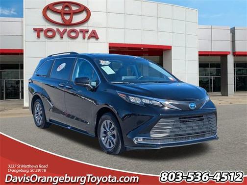 2024 Toyota Sienna XLE