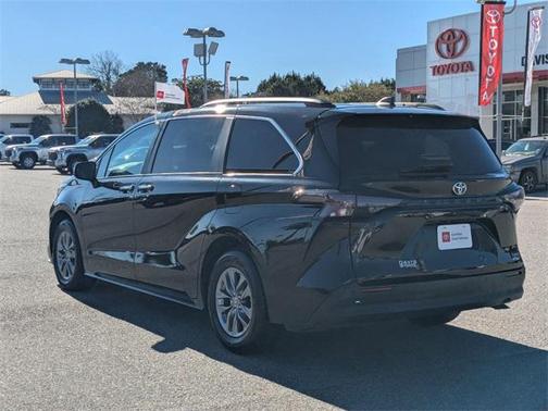 2024 Toyota Sienna XLE