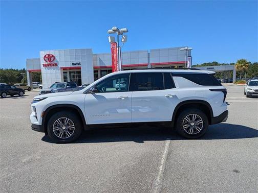 2025 Chevrolet Traverse LT