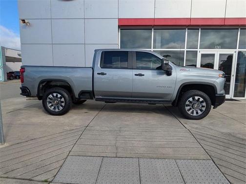 2024 Chevrolet Silverado 2500 Custom