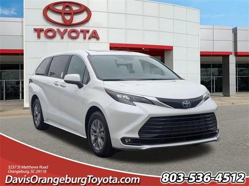 2025 Toyota Sienna XLE