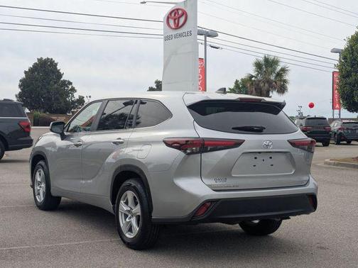 2025 Toyota Highlander LE