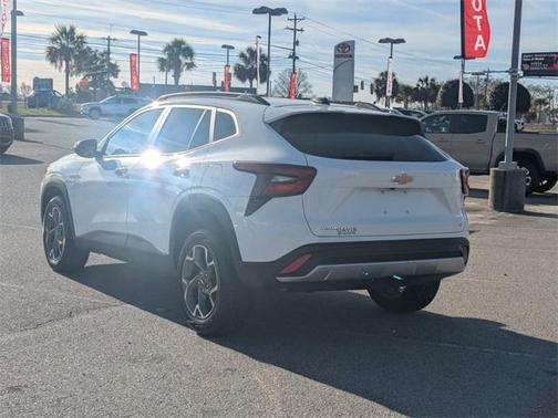 2025 Chevrolet Trax LT