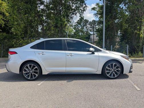Classic Silver Metallic 2022 Toyota Corolla SE
