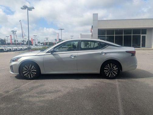 Brilliant Silver Metallic 2025 Nissan Altima 2.5 SV