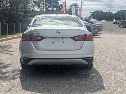 Brilliant Silver Metallic 2025 Nissan Altima 2.5 SV