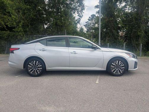 Brilliant Silver Metallic 2025 Nissan Altima 2.5 SV