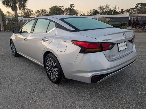 Brilliant Silver Metallic 2025 Nissan Altima 2.5 SV