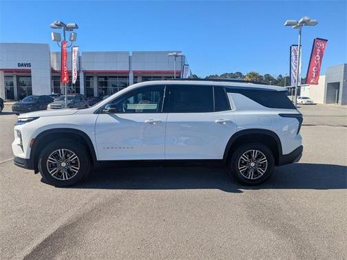 2025 Chevrolet Traverse LT