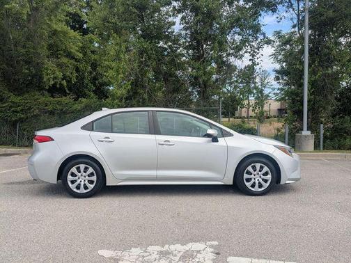 Classic Silver Metallic 2021 Toyota Corolla LE