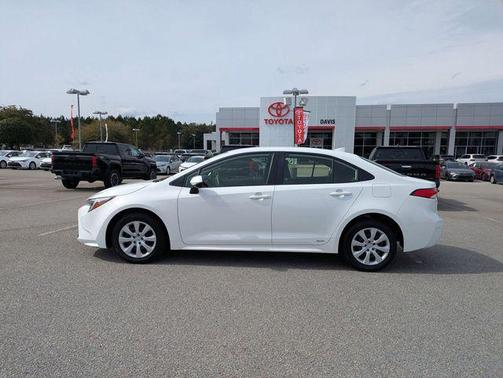 2025 Toyota Corolla Hybrid LE