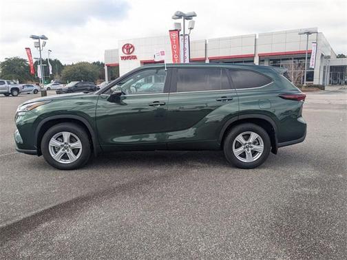 2024 Toyota Highlander LE