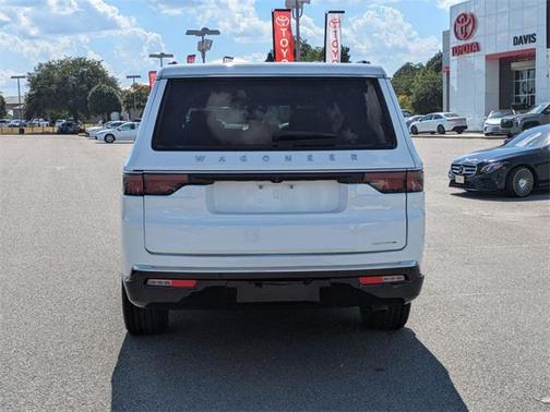 2024 Jeep Wagoneer L Series II 4x4