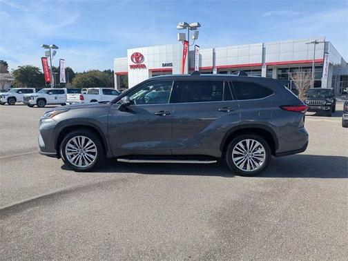 2023 Toyota Highlander Platinum
