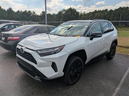 2024 Toyota RAV4 Hybrid SE
