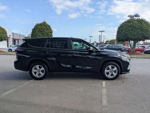Midnight Black 2025 Toyota Highlander LE