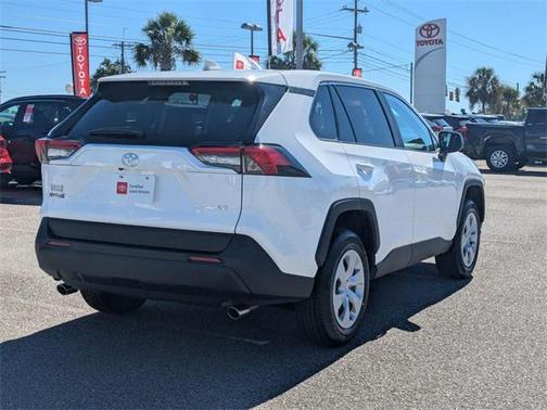 2025 Toyota RAV4 LE