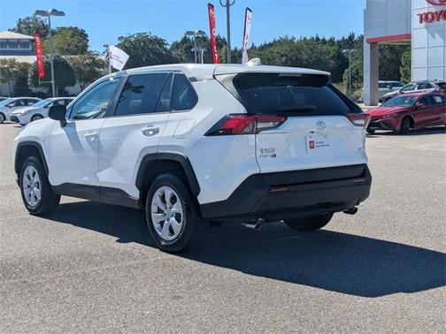 2025 Toyota RAV4 LE