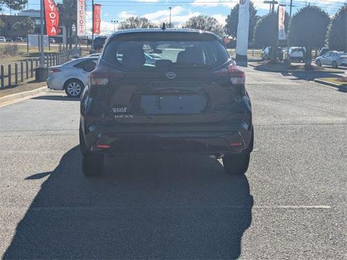 2023 Nissan Kicks S