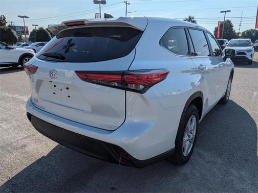 2023 Toyota Highlander LE