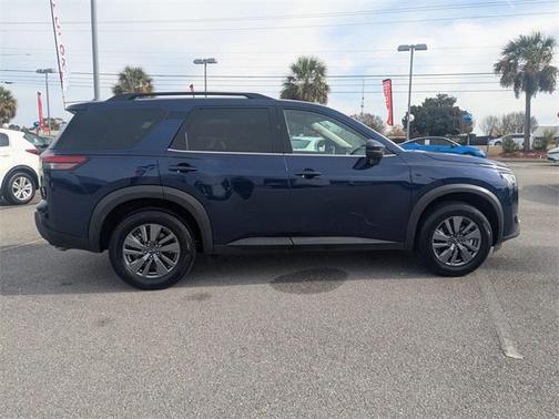 2025 Nissan Pathfinder SV FWD