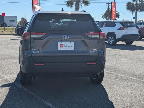 2022 Toyota RAV4 XLE