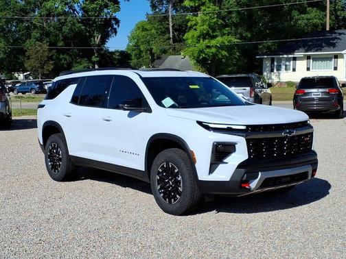 Polar White Tricoat 2026 Chevrolet Traverse AWD Z71