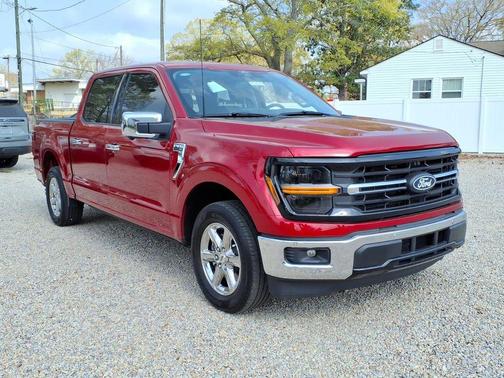 Rapid Red Metallic Tinted Clearcoat 2025 Ford F-150 XLT