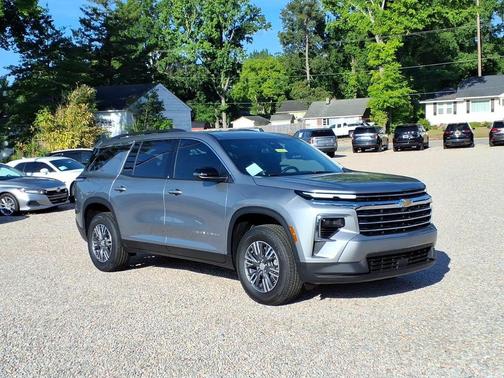 Sterling Gray Metallic 2026 Chevrolet Traverse LT