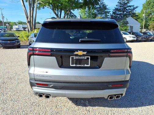 Sterling Gray Metallic 2026 Chevrolet Traverse LT