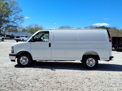 Summit White 2026 Chevrolet Express 2500 Work Van