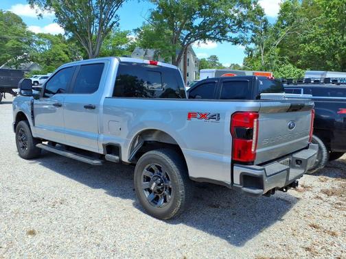 ICONIC SILVER 2023 Ford F-250 XL