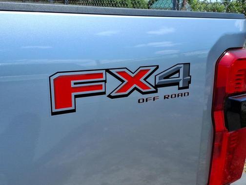 ICONIC SILVER 2023 Ford F-250 XL