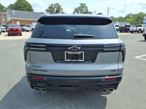 Sterling Gray Metallic 2026 Chevrolet Traverse RS