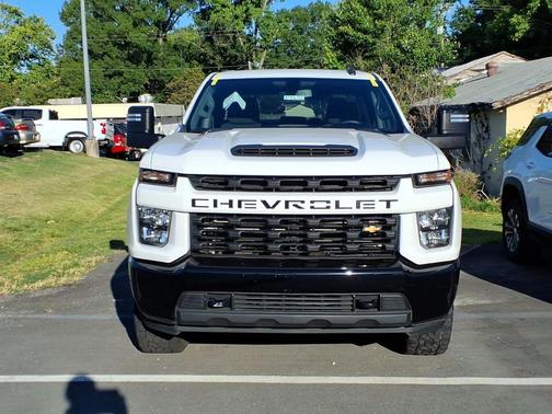 Summit White 2022 Chevrolet Silverado 2500 Custom