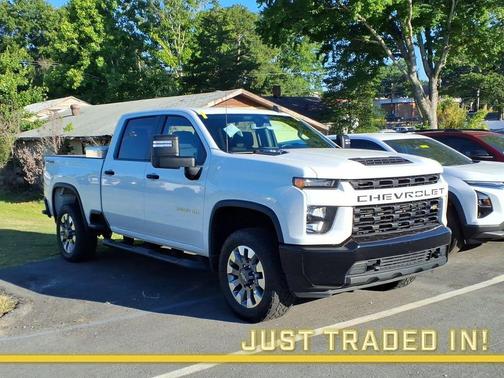 Summit White 2022 Chevrolet Silverado 2500 Custom