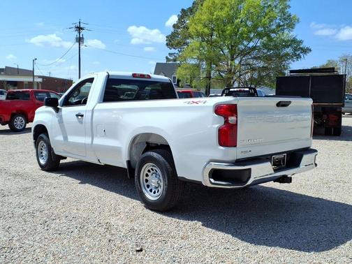 Summit White 2026 Chevrolet Silverado 1500 WT