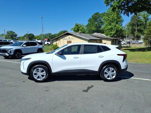 Summit White 2026 Chevrolet Trax LS